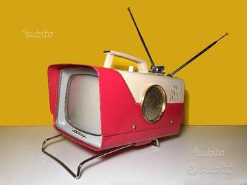 Oggetti vintage di modernariato e design