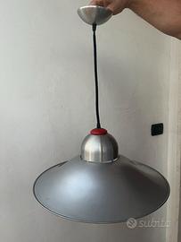 Lampadario a sospensione industriale in alluminio