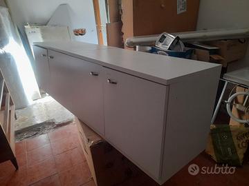 mobile bianco con 4 ante