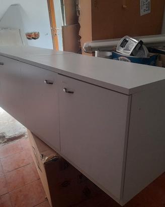 mobile bianco con 4 ante