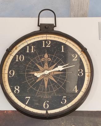 Orologio da parete in metallo stile vintage