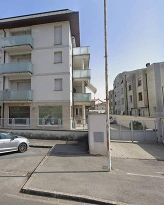 Box / Garage di 23 m² a Prato
