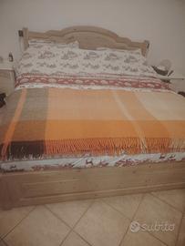 Letto comò e comodini