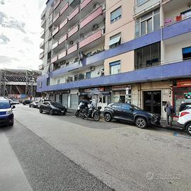 NEGOZIO A NAPOLI