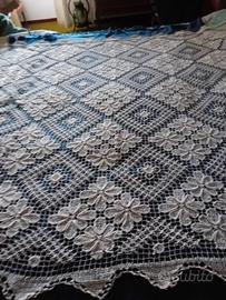 Tappeto da tavola lavorazione a filet misura 1.40 