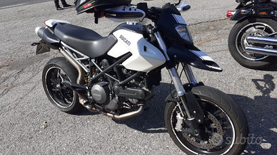 Ducati Hypermotard 796