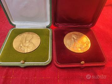 Due medaglie Vaticano papa Giovanni Paolo II 