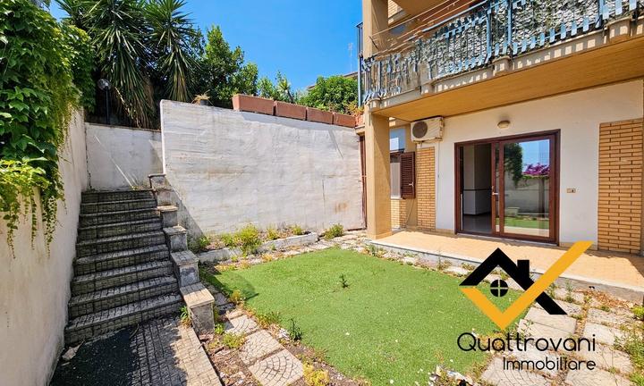 2 Vani con Giardino Mq 35, Vampolieri