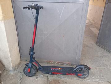 Monopattino Elettrico Redbull