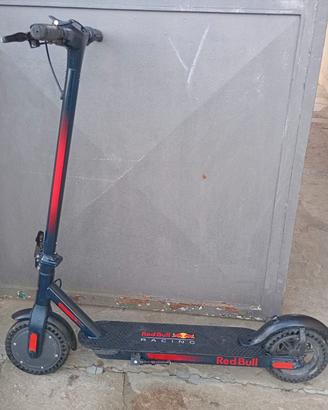 Monopattino Elettrico Redbull