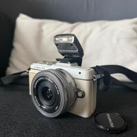 Olympus Kit Fotocamera PEN Lite E-PL7