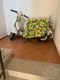 Vespa P200e