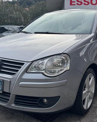 Volkswagen Polo 1.4/80CV TDI 5p. Sportline