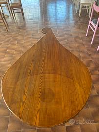 Tavolo a forma di prosciutto