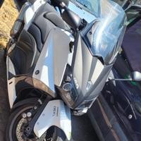 Yamaha t max 530
