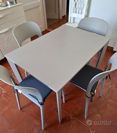  Tavolo con 4 sedie Bontempi
