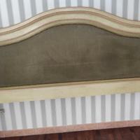 testata letto matrimoniale legno e velluto