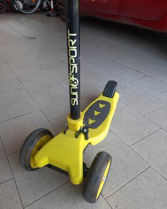Monopattino a 3 ruote con luci led - Sun&Sport