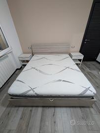 Letto matrimoniale contenitore  e materasso 