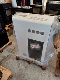 stufa a pellet ungaro 