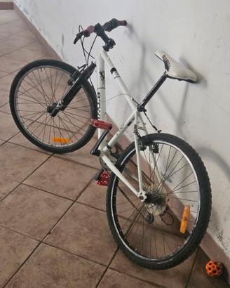 bicicletta btwin con modifiche aggiunte 