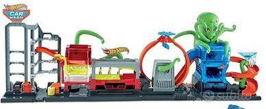 Pista Hot Wheels con autolavaggio