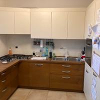 Cucina angolare con penisola