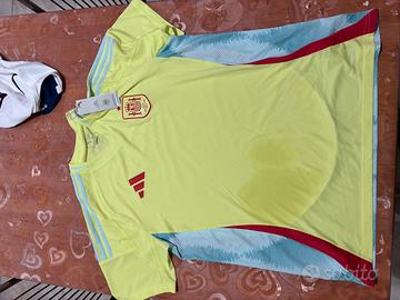 t-shirt spagna e psg trasferta 2023/24