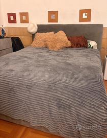 Base de letto, materasso e cassettiera
