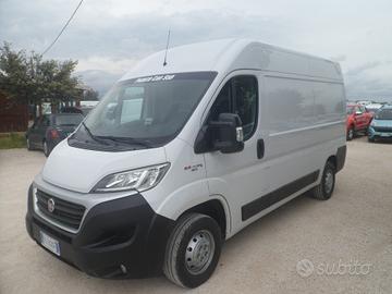 Fiat Ducato furgone medio alto