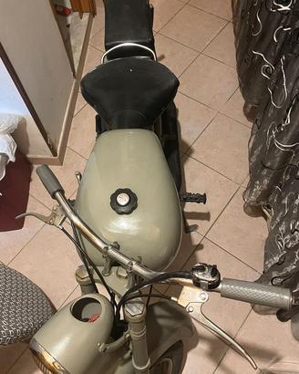 Moto d'epoca del 1954 ISOMOTO