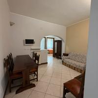 Tavolo a fratina in legno allungabile