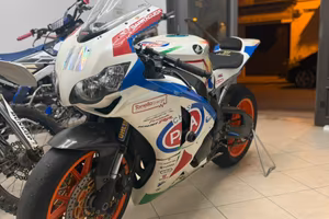 Honda cbr pista 6.500km!