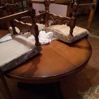 camera, tavolo con 6 sedie,