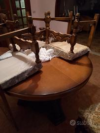 camera, tavolo con 6 sedie,