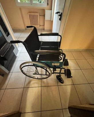 Sedia a rotelle come nuova