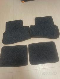 5 tappetini auto Peugeot 207 come nuovi 