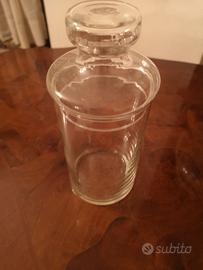 Barattolo in vetro trasparente