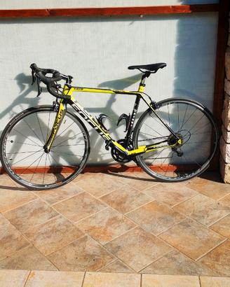 Bicicletta da corsa in lega leggera