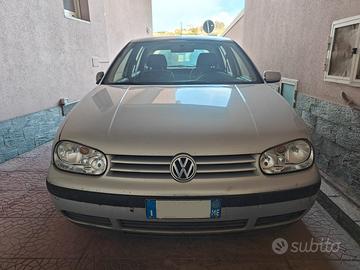 VOLKSWAGEN Golf 4ª serie - 2000