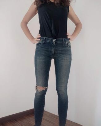 Jeans please