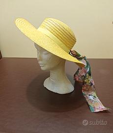 Cappello giallo in paglia