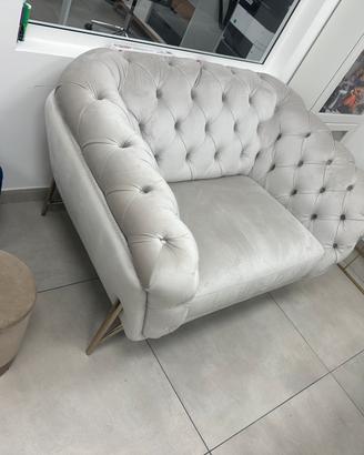 divano due posti in velluto grigio