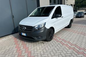 Mercedes Vito long