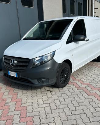 Mercedes Vito long
