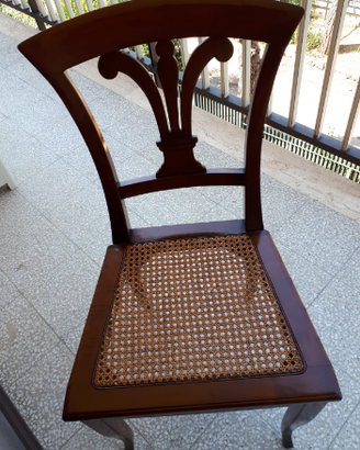 N. 4 sedie in legno