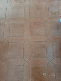 ricerco queste mattonelle