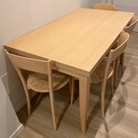 Tavolo allungabile con sedie e sgabelli in faggio