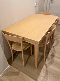 Tavolo allungabile con sedie e sgabelli in faggio