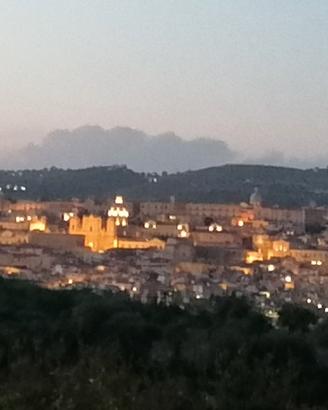 Terreno agricolo edificabile panoramico su noto